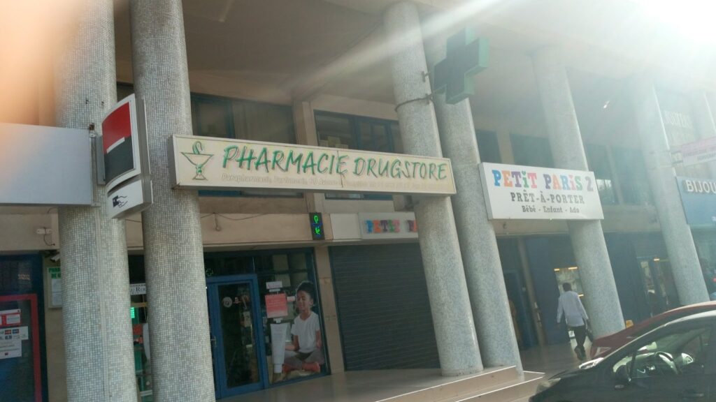 Pharmacie Drugstore